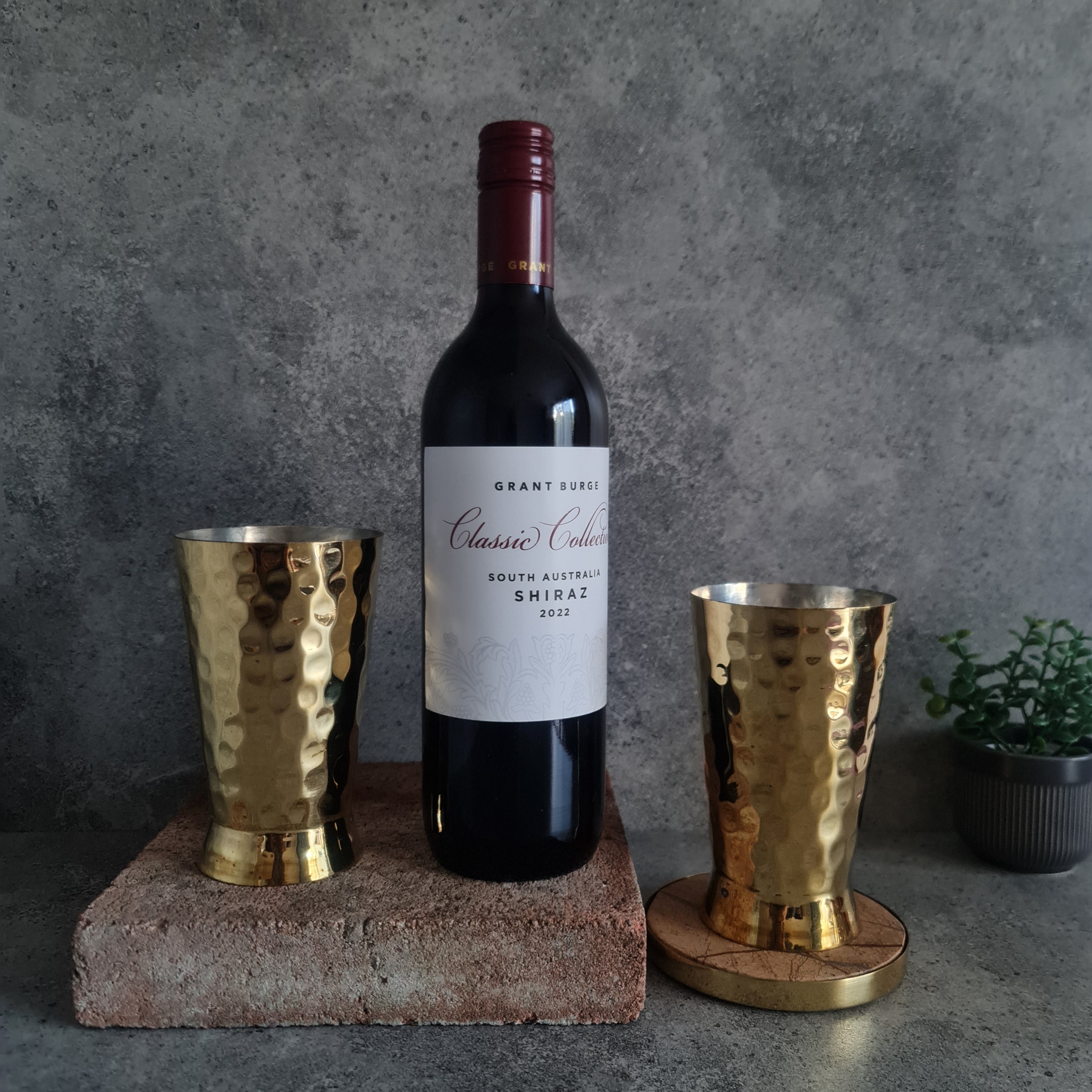 Brass Cocktail glass, Hammered Brass Water Tumbler, Water Mug, Barware Collection, Water storage , Handcrafted Brass Mug, Cocktail Glass, Tumbler, Decor