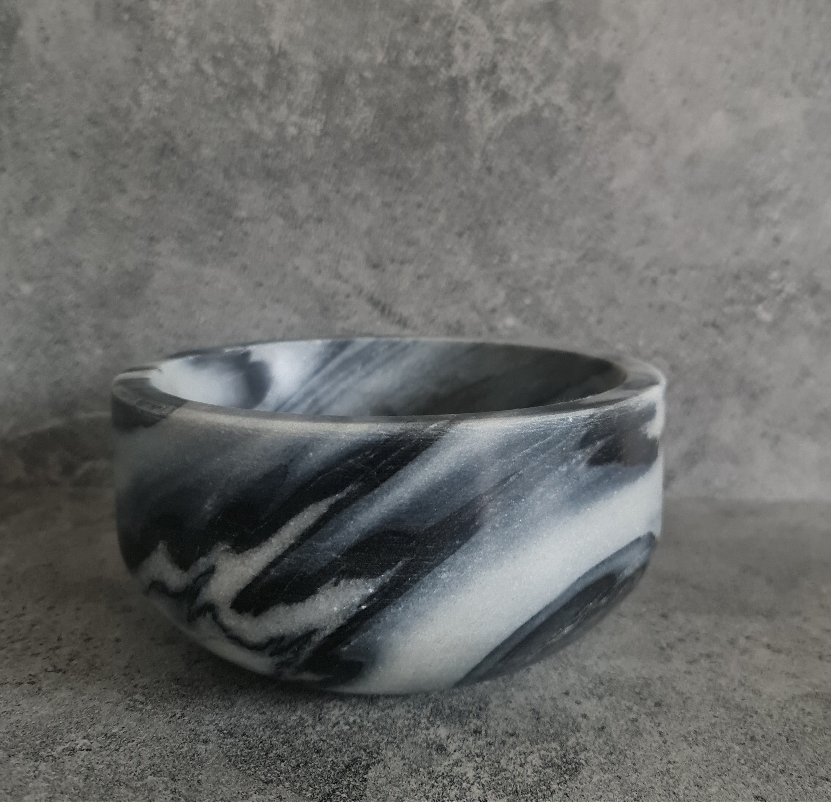 Black and White Marble fruit bowl
Black and White Marble decorative bowl
Black and White Marble Bowl
Handmade Marble Bowl
Home decor
Table decor
Gift Idea