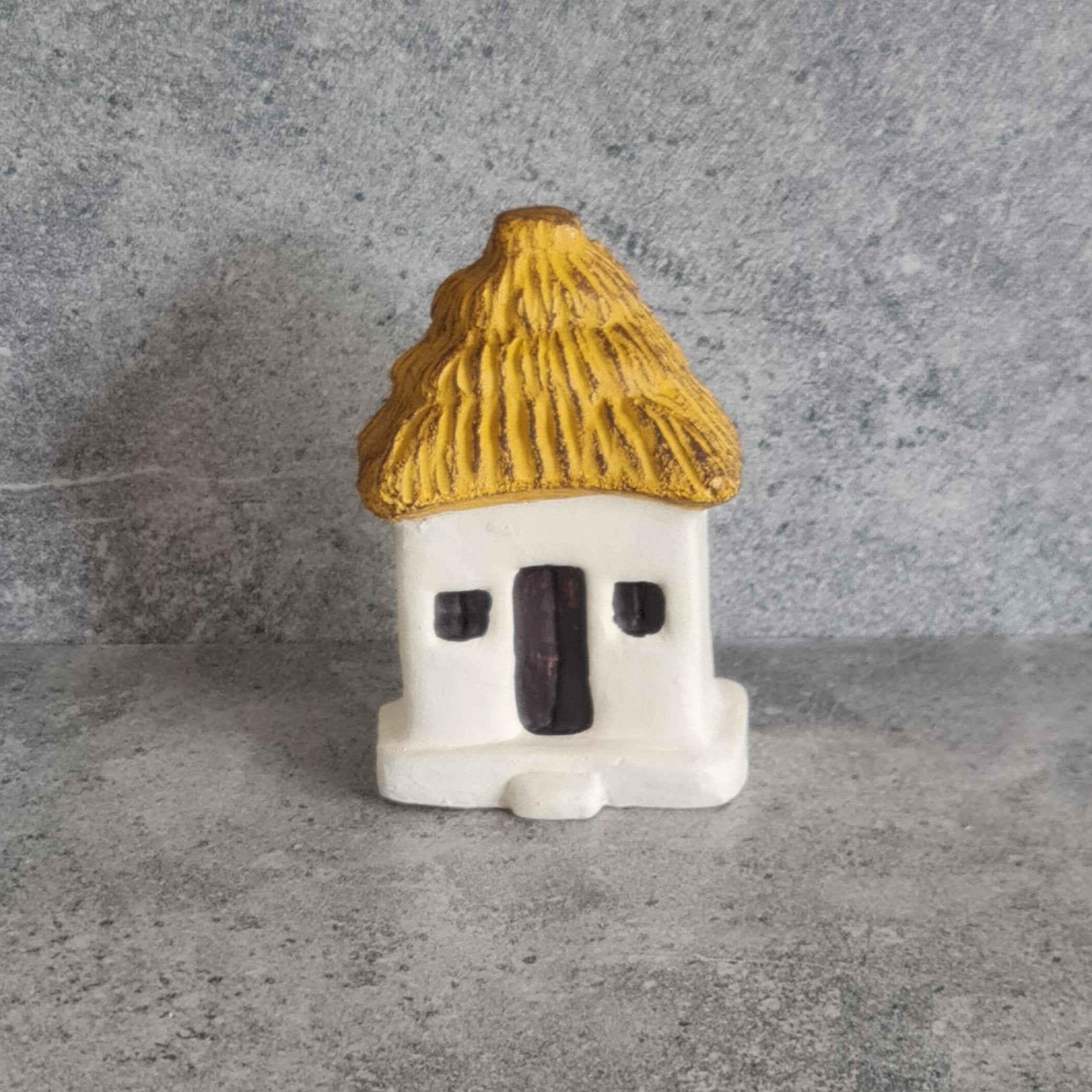 Mini Village Hut Decorative Showpiece, Figurine, Decorative Showpiece, Home decor